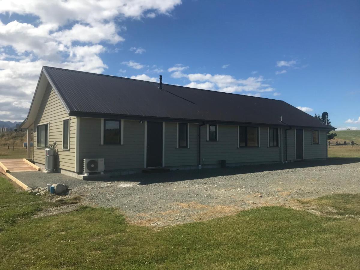 Kepler Oaks Chalet Te Anau Exterior photo